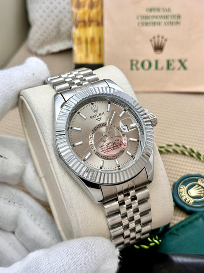 Rolex Oyster Perpetual Skydweller 24 hr Analog For Men