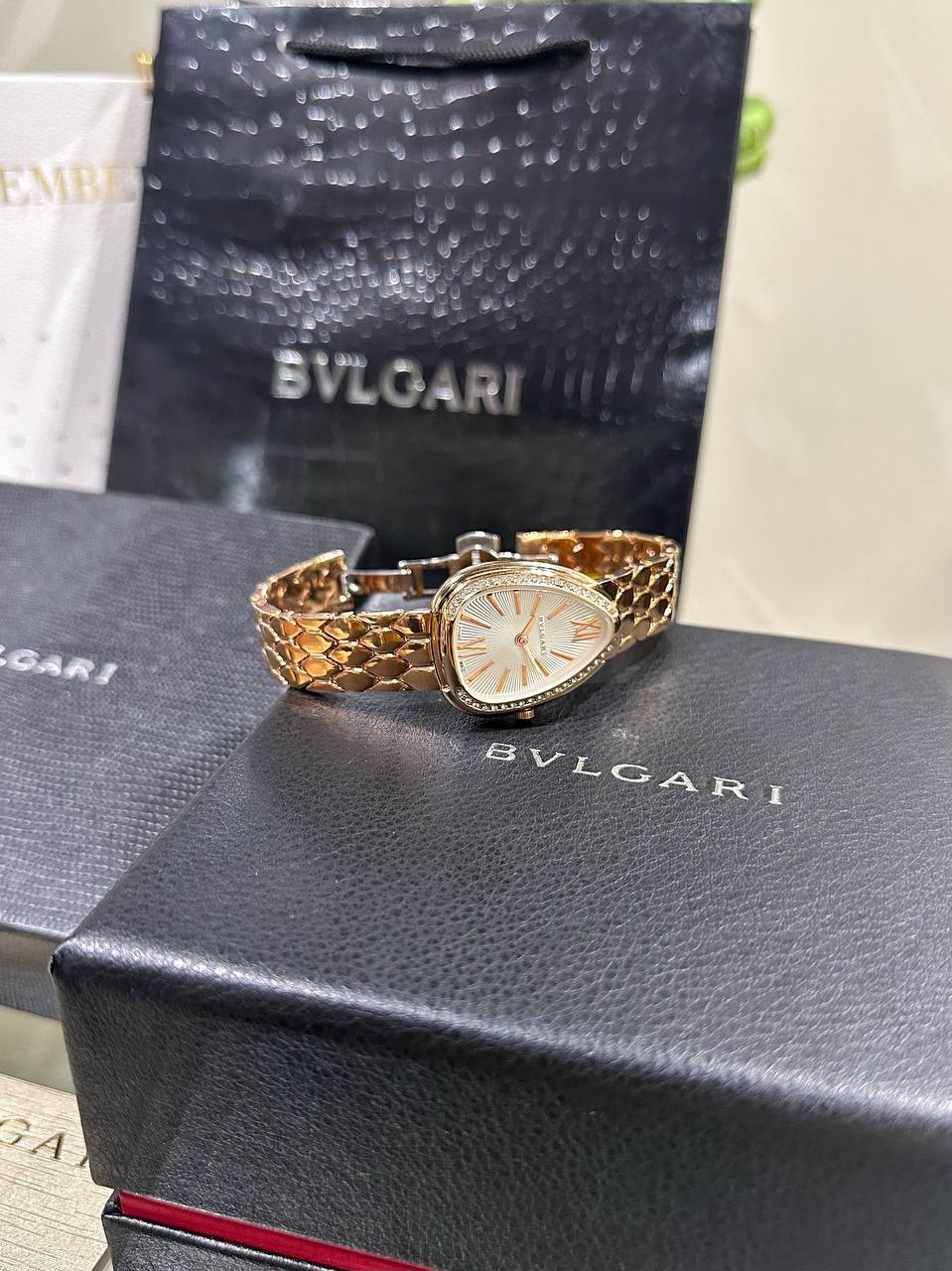 BVLGARI SERPENTI SEDUTTORI Gold and White Analog Watch For Women