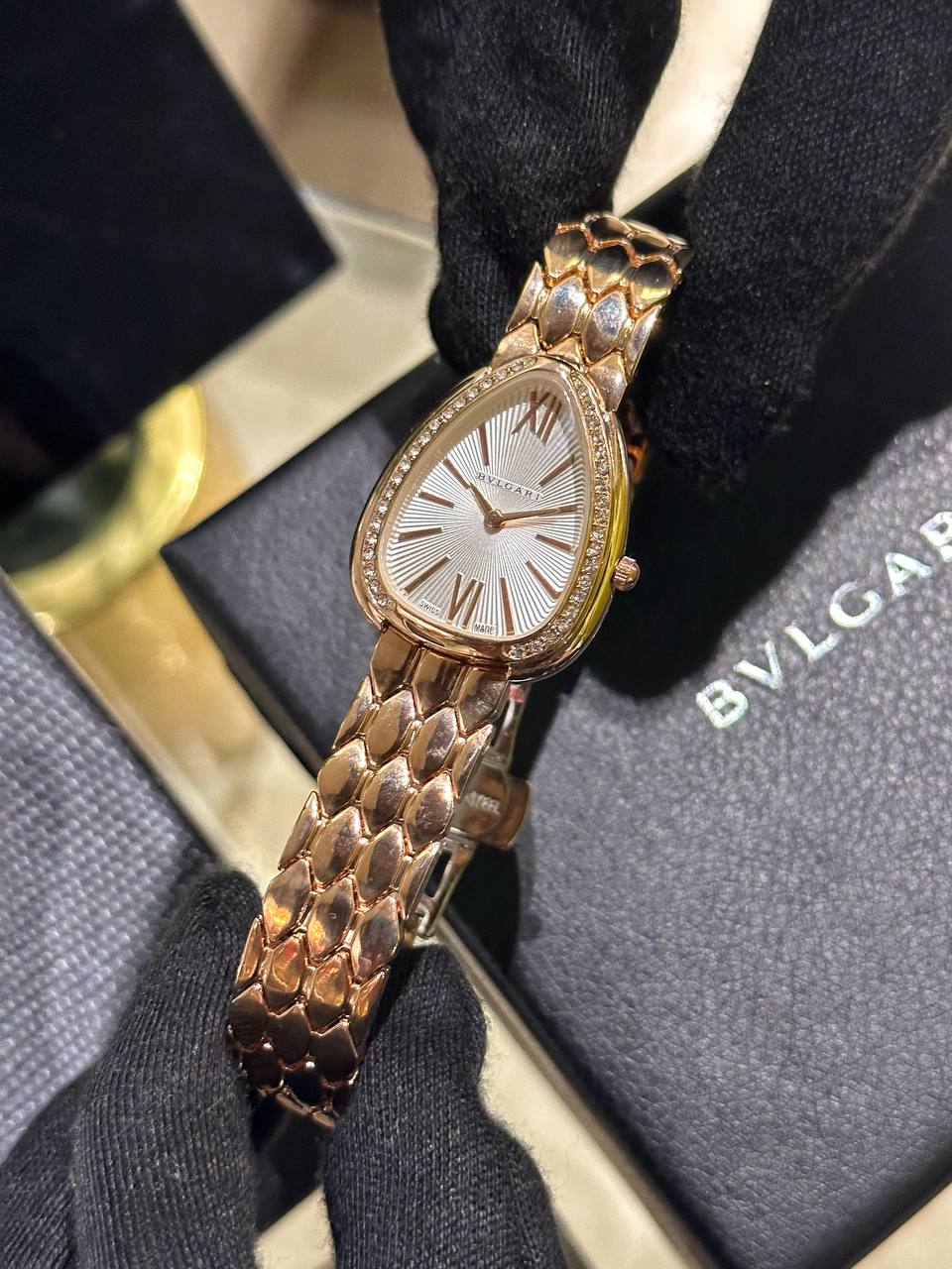 BVLGARI SERPENTI SEDUTTORI Gold and White Analog Watch For Women